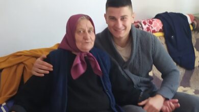 Stefan Krstić sa baka-Vericom